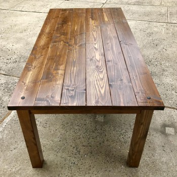 Mesa de Madera Estilizada